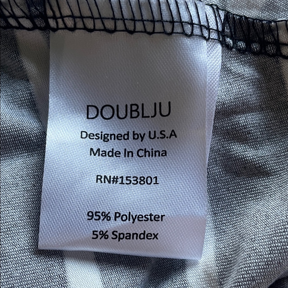 💥🆕💥DOUBLJU Black & White Striped Long-Sleeve Top Size Large - Picture 8 of 9